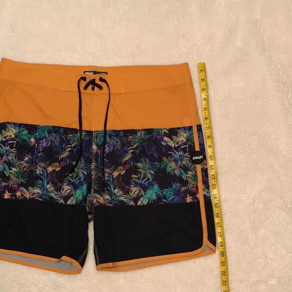 NWT Oakley Men Neon Palms 19" Board Shorts Hydrolix Performance Fit Size 36 Swim - Picture 3 of 6
